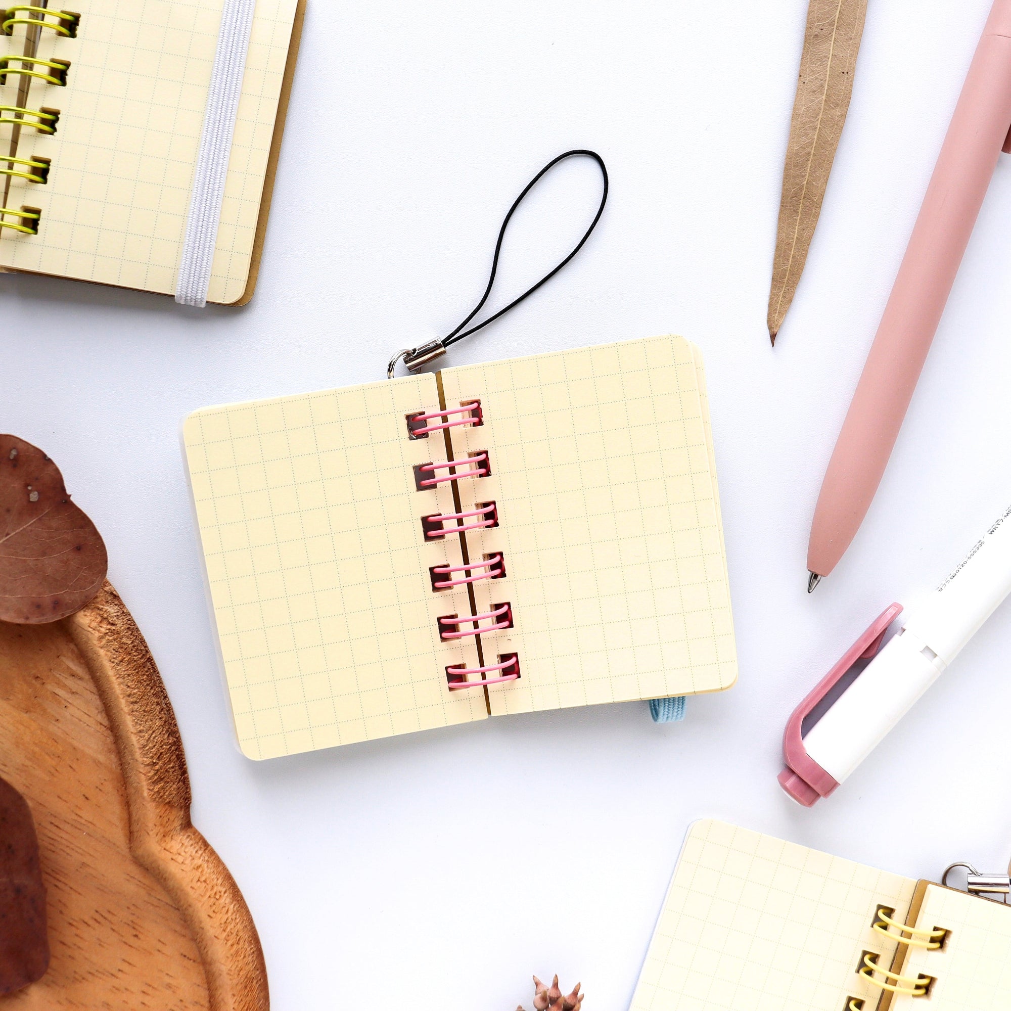 Delfonics / Rollbahn Spiral Micro Notebook - White