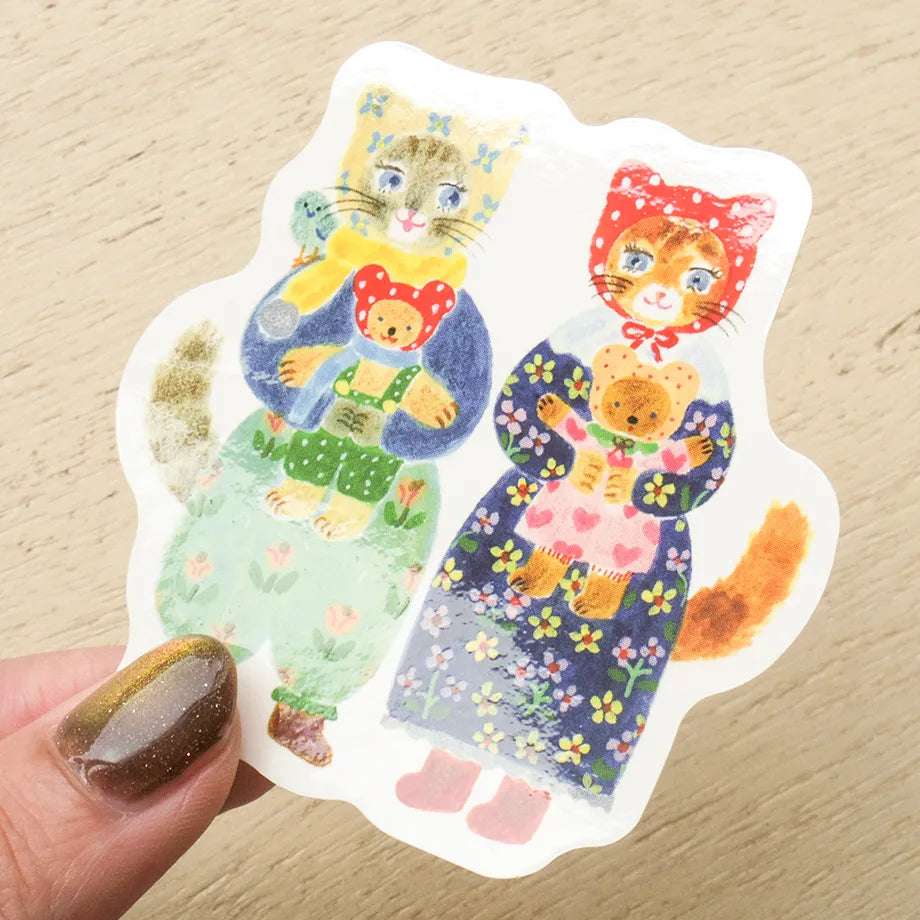 Aiko Fukawa / Vinyl Sticker - Cat Hugs