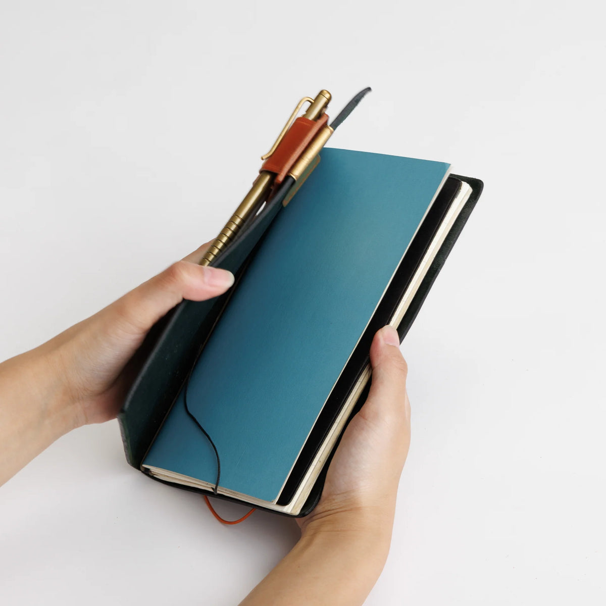The Superior Labor / clip pen holder (pull-up leather)