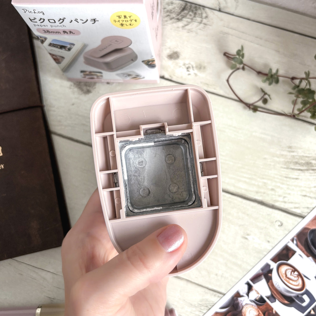Kutsuwa / Pixlog Punch (38mm Round Corner) – Cute Things from Japan